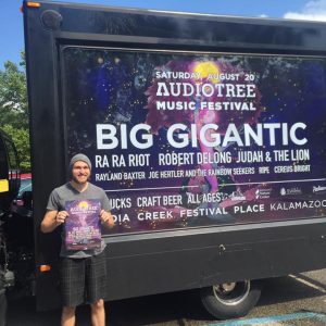 Ads-N-Motion-Big-Gigantic